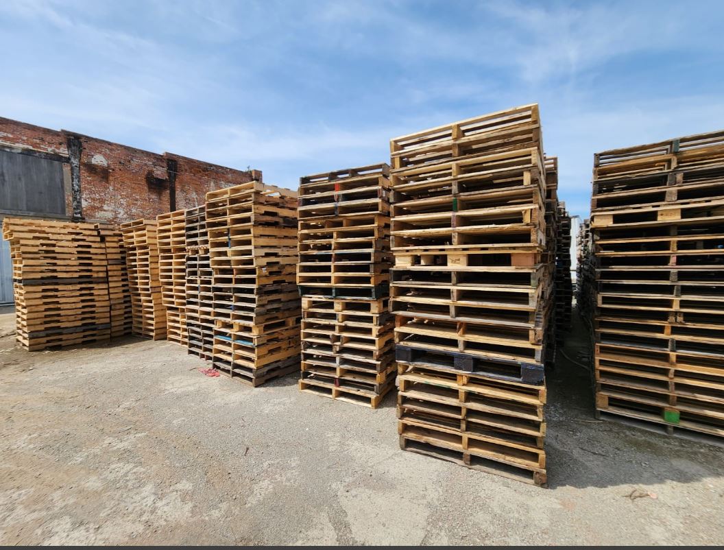 Used Pallets & Skids | 48x40, 48x45, 42x42, 36x44 & More Sizes | AGC ...